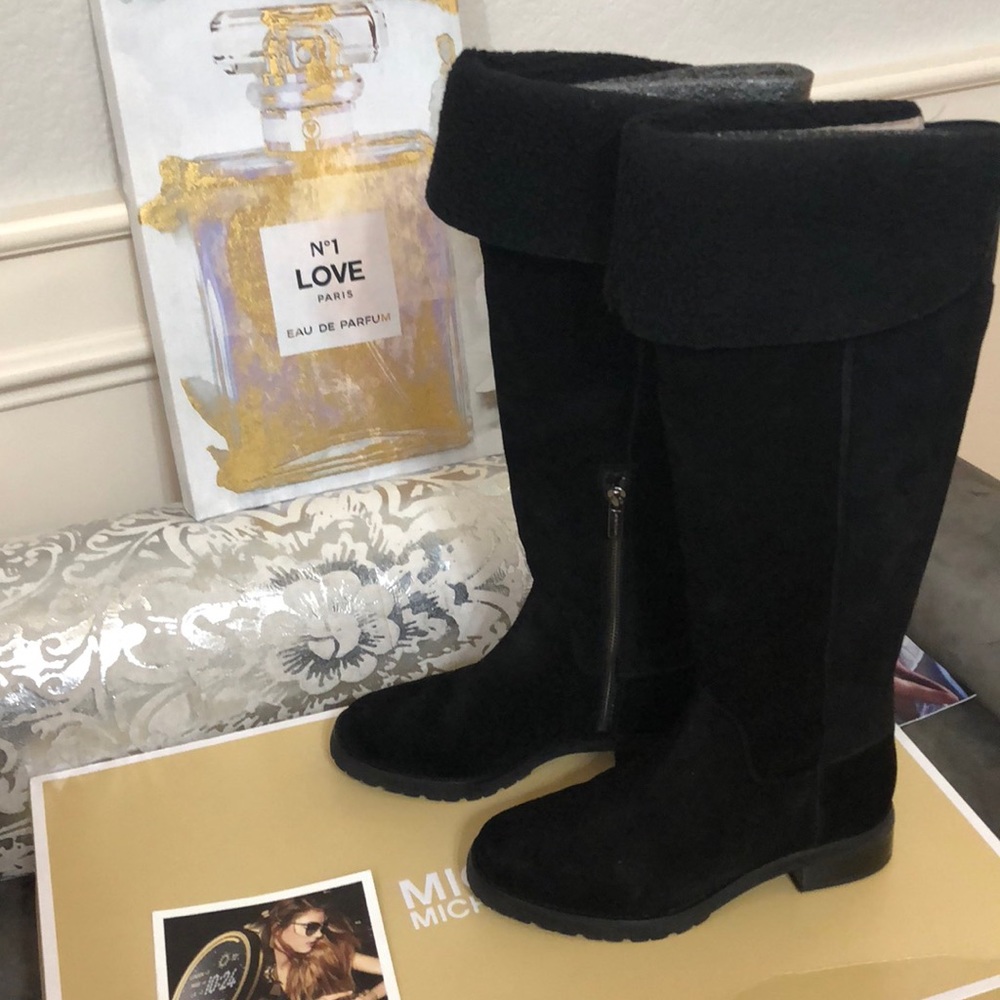 New in Box Michael Kors Boots Fold over 8 - Picture 2 of 9